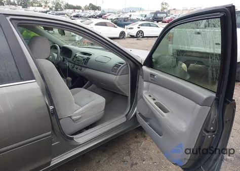 2004 Toyota Camry Le из США, поврежденный, VIN 4T1BE32K04U844933